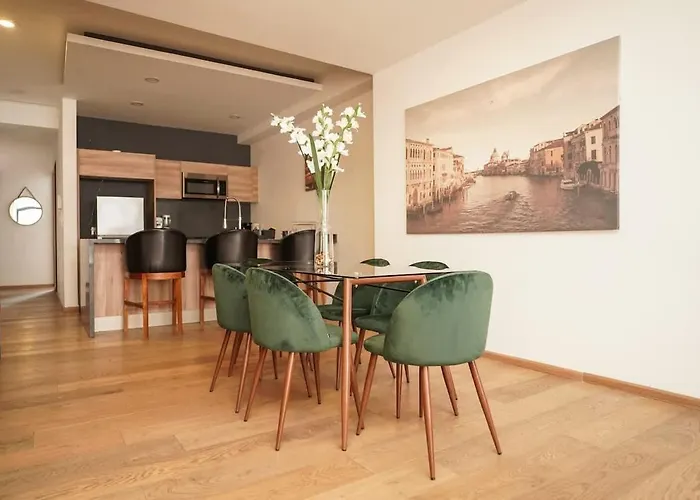 Apartment Luxury 3br Pool And Gym In Roma